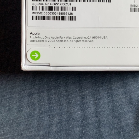 iPhone 15 - Picture 3 of 4